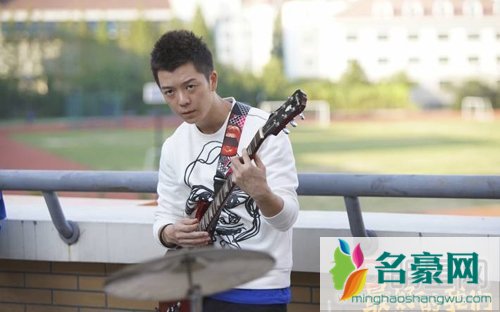最好的我们路星河扮演者王栎鑫资料及照片 路星河喜欢谁