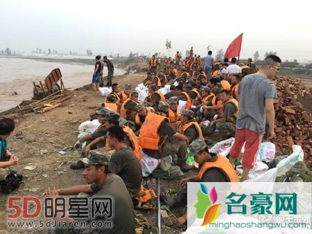 王宝强家乡遭遇洪水 哥哥全程抗洪获点赞