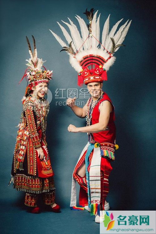 梁文音与老公张念平婚纱照