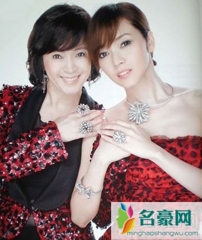 侯佩岑妈妈当小三照片 侯佩岑妈妈婚外情人