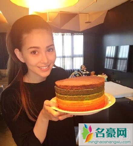 周杰伦演唱会祝福女儿 小周周正面照曝光