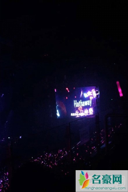 周杰伦演唱会祝福女儿 小周周正面照曝光