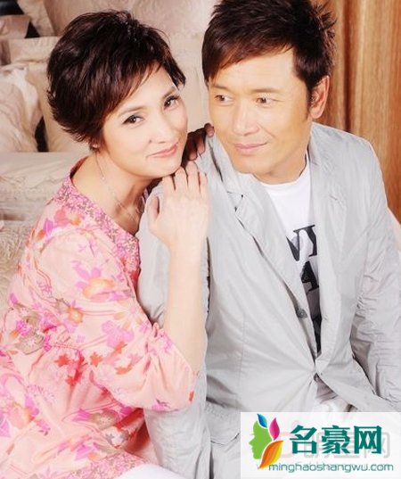 苗侨伟有几个老婆 苗侨伟老婆戚美珍个人资料照片