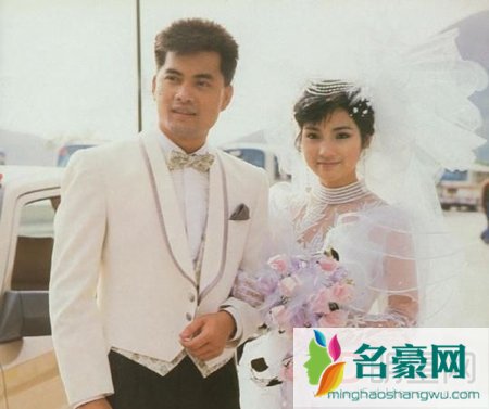 苗侨伟有几个老婆 苗侨伟老婆戚美珍个人资料照片