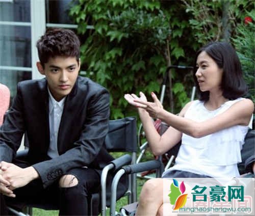 吴亦凡上演大尺度吻戏