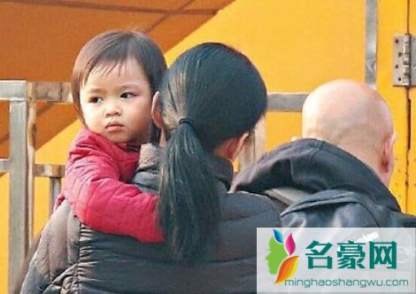 刘德华老婆朱丽倩和爱女刘向蕙照片