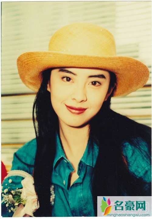 王祖贤真的有女儿吗 王祖贤17岁聋哑女儿 