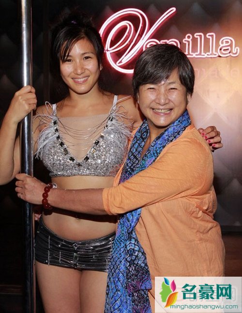 郑佩佩女儿惨死 郑佩佩女儿怎么死的