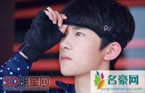 超少年密码谌浩轩的扮演者易烊千玺是ai吗 易烊千玺父母简介