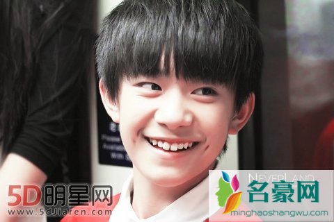 超少年密码谌浩轩的扮演者易烊千玺是ai吗 易烊千玺父母简介