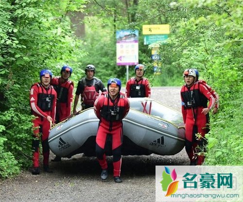 郭德纲暂别花样男团 郭麒麟疑接替郭德纲之位