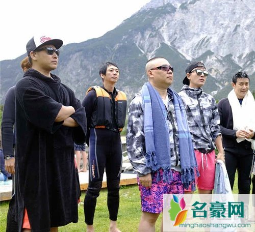 郭德纲暂别花样男团 郭麒麟疑接替郭德纲之位