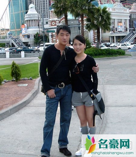邵峰老婆刘欣个人资料年龄多大 邵峰刘欣结婚照