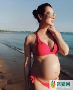 胡杏儿晒比基尼照怀孕几个月了 胡杏儿怀的是男孩