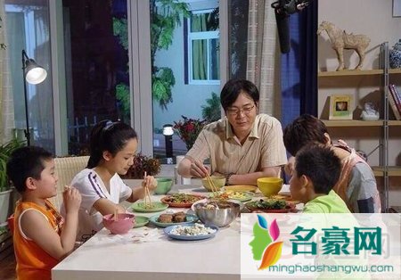 刘星小雪互撩 《家有儿女》勾起全家回忆
