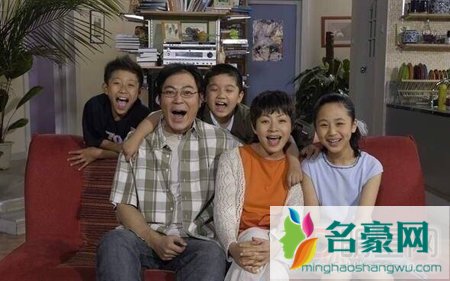 刘星小雪互撩 《家有儿女》勾起全家回忆