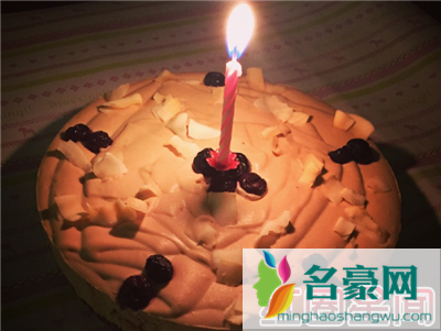邓紫棋所做蛋糕