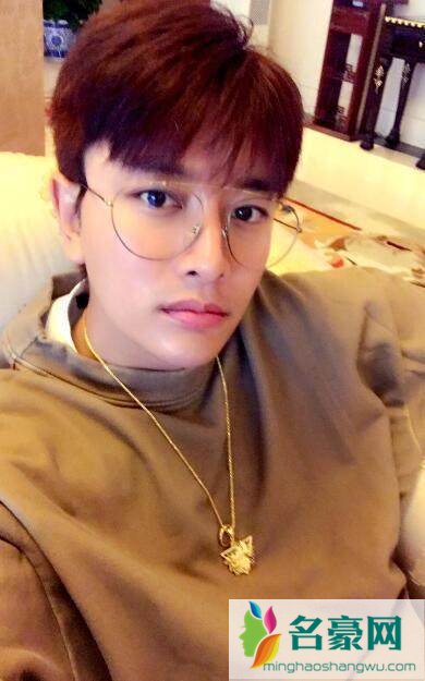 曝贾乃亮独自买醉系谣言 李小璐为什么出轨PGone?