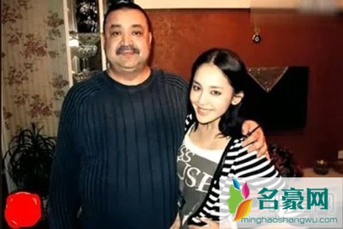 古力娜扎爸爸去世时间原因怎么死的 古力娜扎爸爸的图片资料