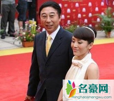 冯巩和艾慧的儿子 冯巩与妻子艾慧照片
