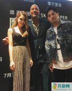 巨石强森绅士手吸睛 什么是绅士手 明星绅士手瞬间