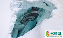 南极卫星拍到地下城市，不冻湖里面藏有外星人基地