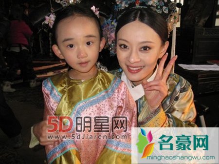 甄嬛传刘心玉饰演胧月公主（幼年）剧照及资料年龄 刘心玉家人简介