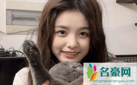 ​晚上10点多找女孩聊天合适吗2