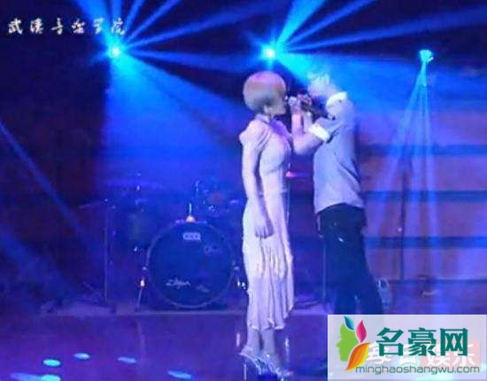 华晨宇女朋友是谁 华晨宇绯闻女友盘点！