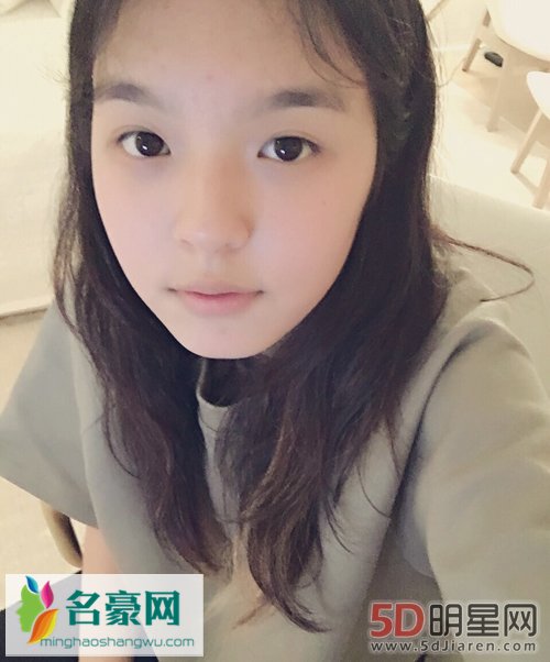 名嘴李咏的女儿法图麦·李个人资料及照片