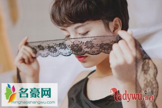 明明是两个人的回忆,却只有我一个人珍藏_伤感图片