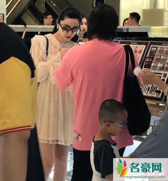 范冰冰否认怀孕是怎么回事 范冰冰分手后生活是什么状态?