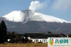 富士山酒店灵异事件，旅客半夜梳头遭遇镜子鬼（被