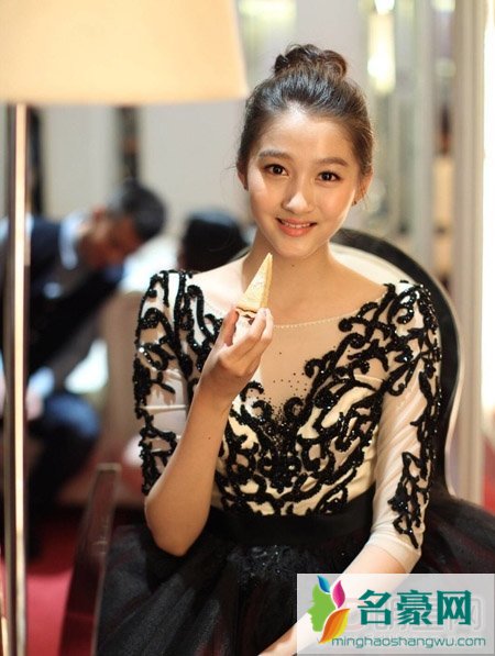 牛骏峰和关晓彤的吻图激情戏 牛骏峰关晓彤结婚