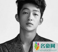 流浪地球屈楚萧多大了 他还演过哪些角色为什么会