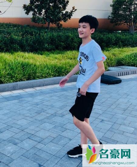孙浠伦多少岁有多高