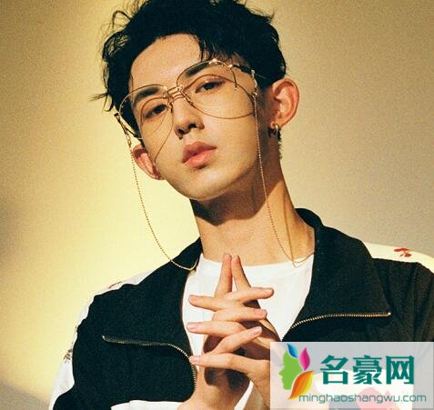 郭俊辰是怎么出道的
