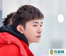 易烊千玺个人资料 被骂掏粪男孩如今成全能艺人大