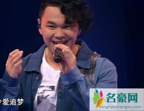 中国好声音旦增尼玛《月牙泉》PK郑伟杰《忘情水》原唱及歌词