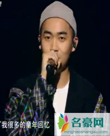 刘郡格《Bad Boy》PK黄稔钦《九月的故事》原唱及歌词