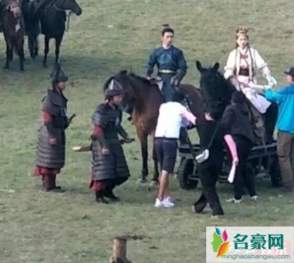 何超莲探班窦骁是什么情况 窦骁当时是在拍什么戏?