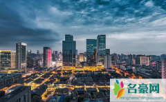 2022成都三月份还要穿羽绒服吗 三月去成都穿什么好