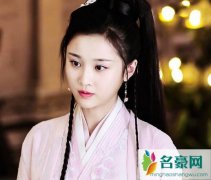 暮白首容夙为什么叫容靖沣城主 容夙是他的亲生女