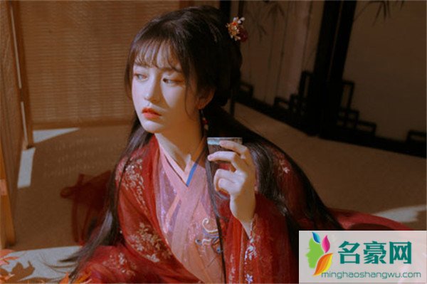 发给女朋友暖心的短句