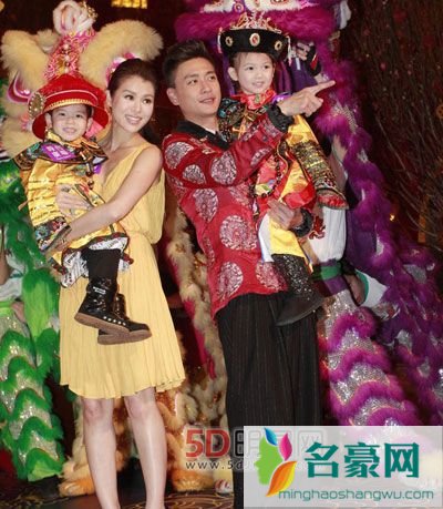 黄宗泽胡杏儿尴尬照 黄宗泽胡杏儿结婚照生活照亲密照