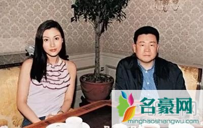 李嘉欣与富商刘銮雄合影 刘銮雄最爱李嘉欣