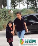 锋菲复合后李亚鹏带女儿张柏芝带儿子