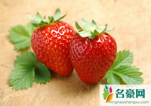 草莓表面有一层白霜洗干净能吃吗3