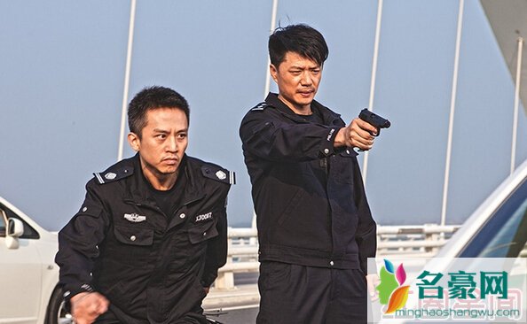 烈日灼心邓超段奕宏舌吻剧照邓超段奕宏脱衣吻胸激情视频