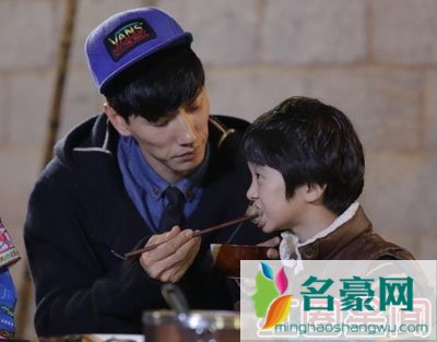 张亮和儿子天天照片